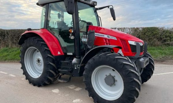 2019 MASSEY FERGUSON 5713S