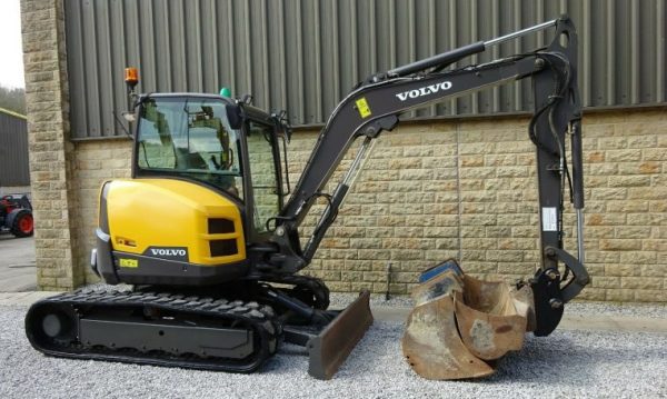 2015 Volvo EC50D Excavator - Image 2