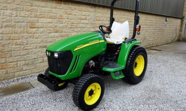 2010 John Deere 3320 Tractor