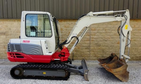2014 Takeuchi TB235 Digger