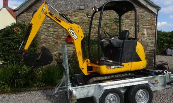 2016 JCB MINI DIGGER 8014 CTS / Trailer / Auger