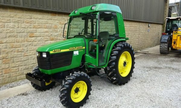 2002 John Deere 4700 4WD