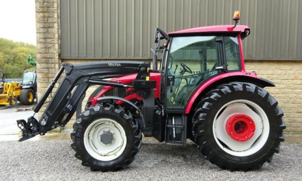 2008 Valtra A114 Tractor - Image 2