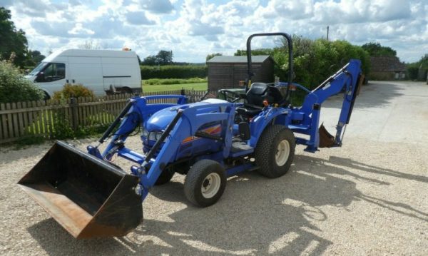 2015 ISEKI TH4335 4WD COMPACT TRACTOR - Image 2