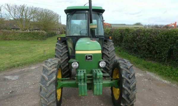 1983 JOHN DEERE 2140 4WD TRACTOR