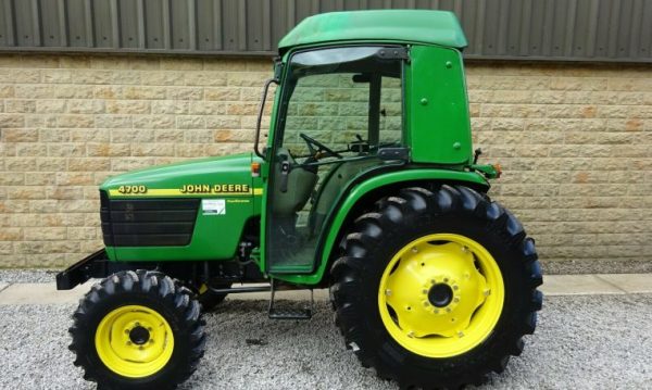 2002 John Deere 4700 4WD - Image 2