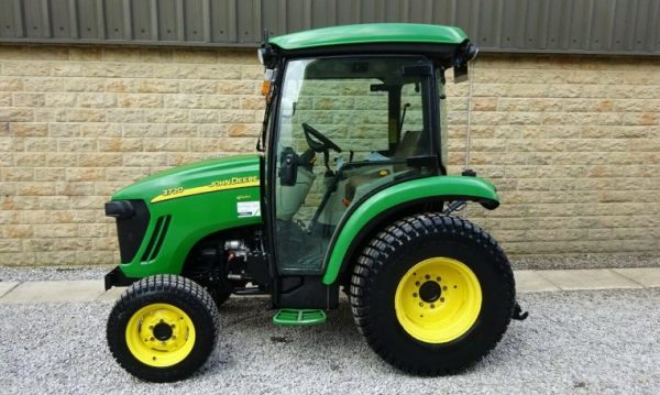 2012 John Deere 3720 Compact Tractor 4wd - Image 3