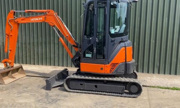 2009 HITACHI ZX30U-2 CLR 3.2T MINI DIGGER - Image 3
