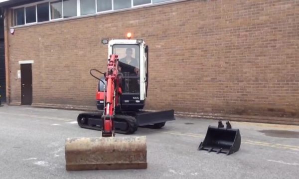 2005 Kubota KX61-3 Mini Digger - Image 3