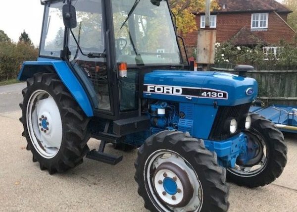 1992 Ford 4130 4WD Tractor - Image 2