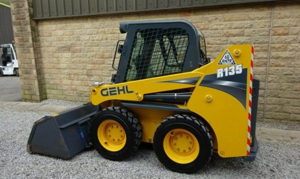 2016 Gehl R135 SkidSteer Loader - Image 3