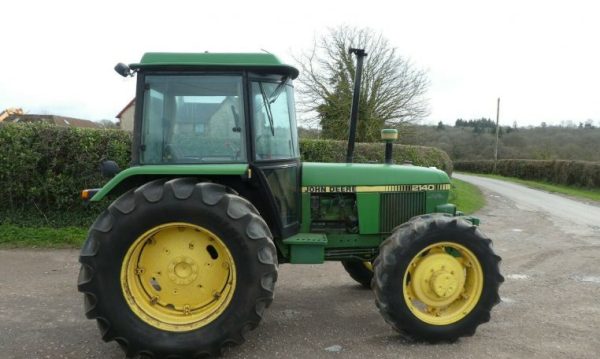 1983 JOHN DEERE 2140 4WD TRACTOR - Image 3