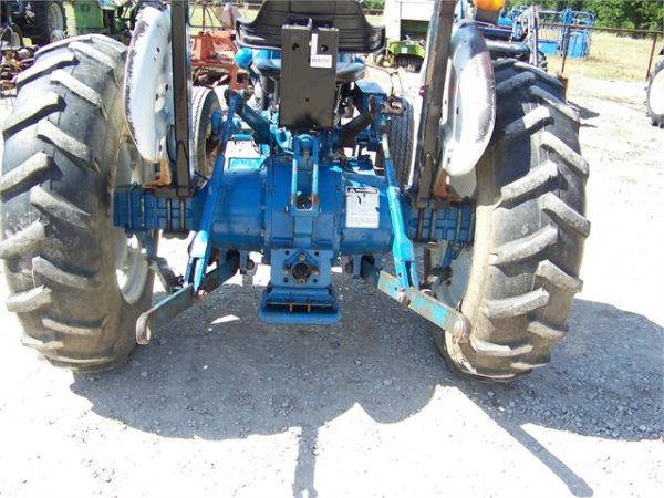 3930 Ford Tractor - Image 2