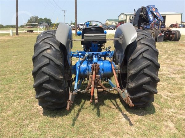 4000 FORD 2WD FOR SALE - Image 2